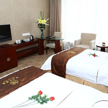 Long Zhou Grand Hotel Kuangcsou Kültér fotó