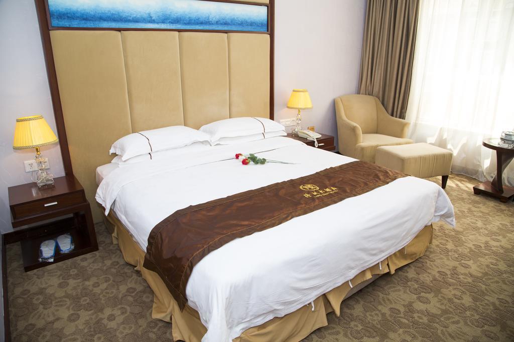 Long Zhou Grand Hotel Kuangcsou Kültér fotó